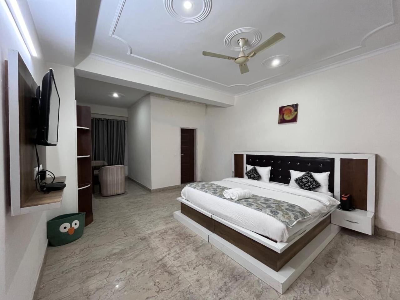 Hotel Tribe View - Away From City Hustle !! Top Rated & Most Awarded Property !! A Peaceful Stay Kasauli Exteriör bild